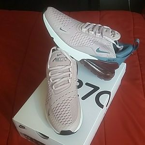 Nike Air Max 270